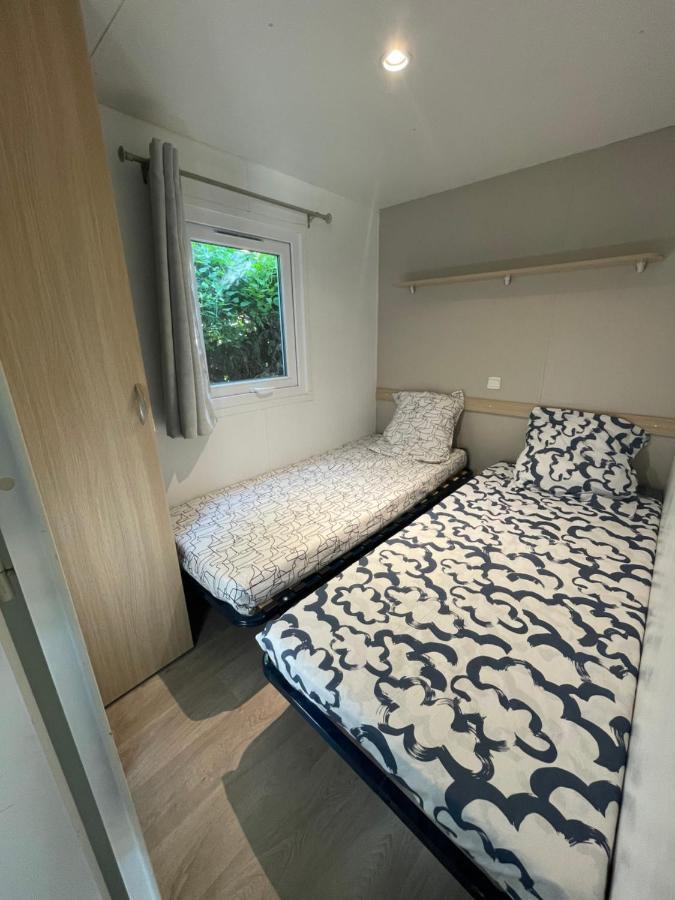 Mobil-Home Au Pied Du Luberon La Roque-d'Antheron Exterior photo
